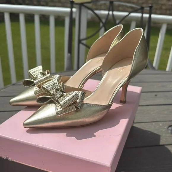 NEW Kate Spade Leather Gold Bow Stud Heels - Picture 3 of 10